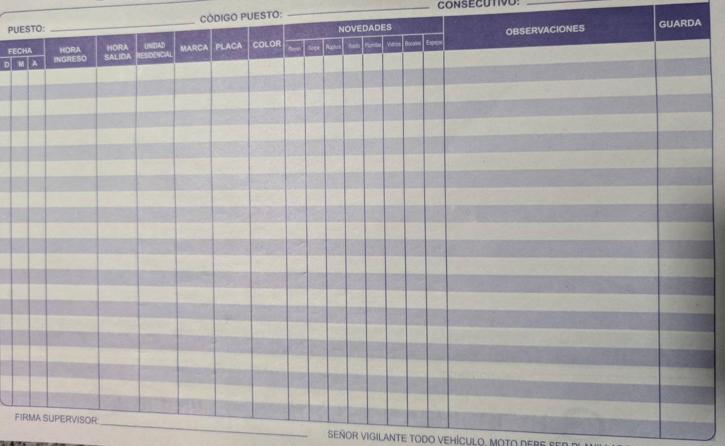 Planilla física de control vehicular llenada a mano, como se hace tradicionalmente en portería